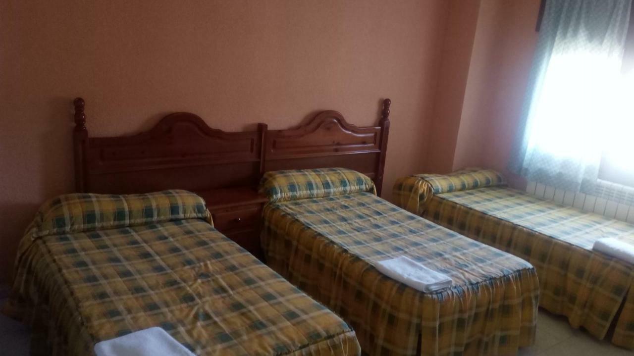 Hostal Restaurante San Millan Orihuela del Tremedal Buitenkant foto